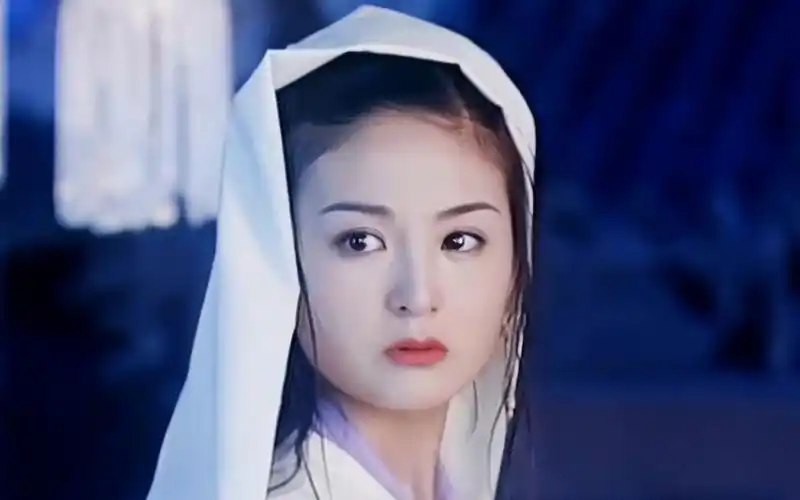 还记得凤在江湖里的凤凰吗?当年的戴娇倩真的是灵气逼人啊