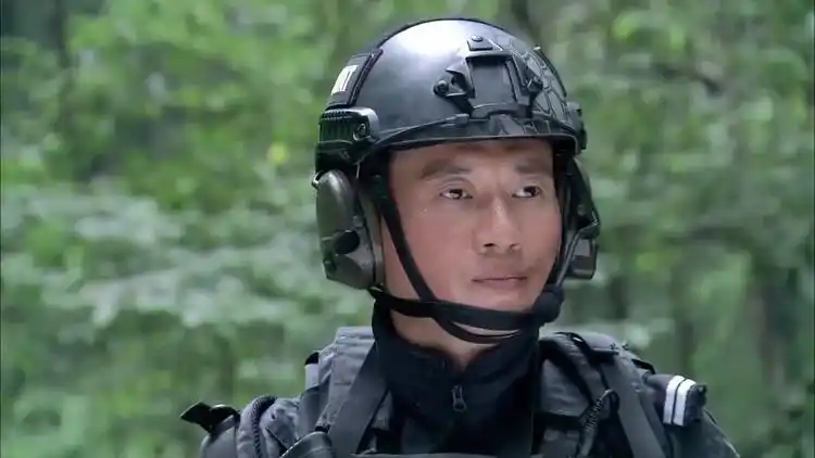 特警力量:沈鸿飞成为小鼠们的领导,不能放弃自己同志的毅力萌发