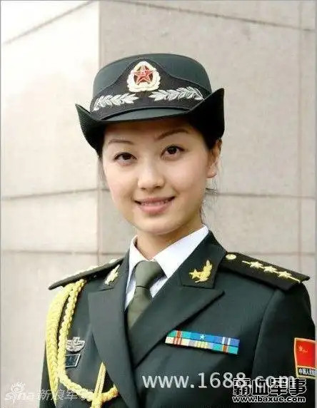 解放军魅力女兵各个漂亮大方 气质出众