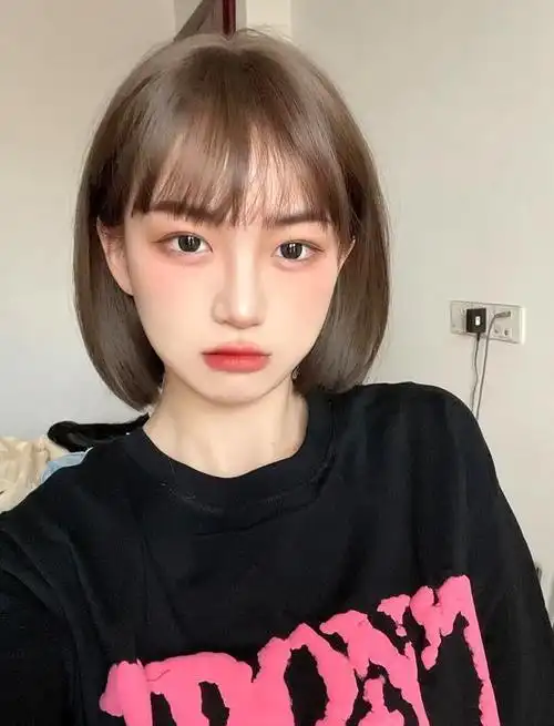 今年流行这4种短发,换上就很美|发型|减龄|刘海|脸型|齐刘海_网易订阅