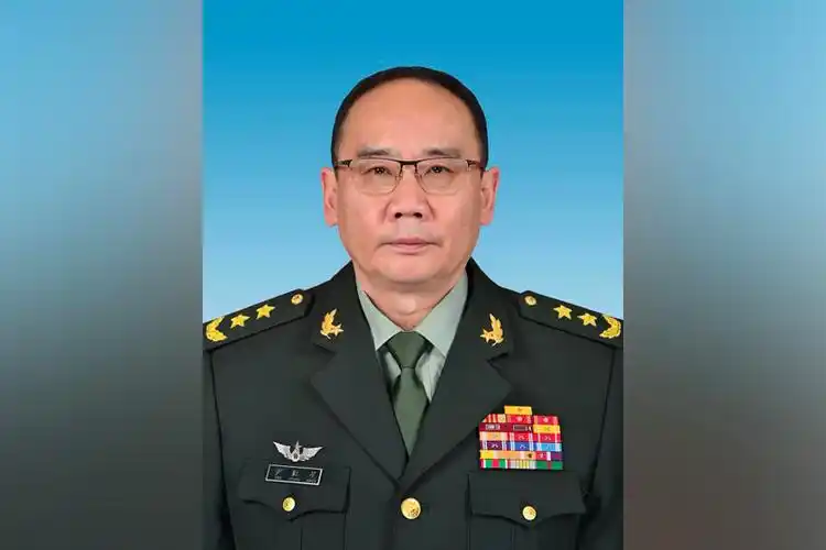 2023年6月28日 ·政经频道郑璇曾任原成都军区某高炮旅政委,驻滇某师