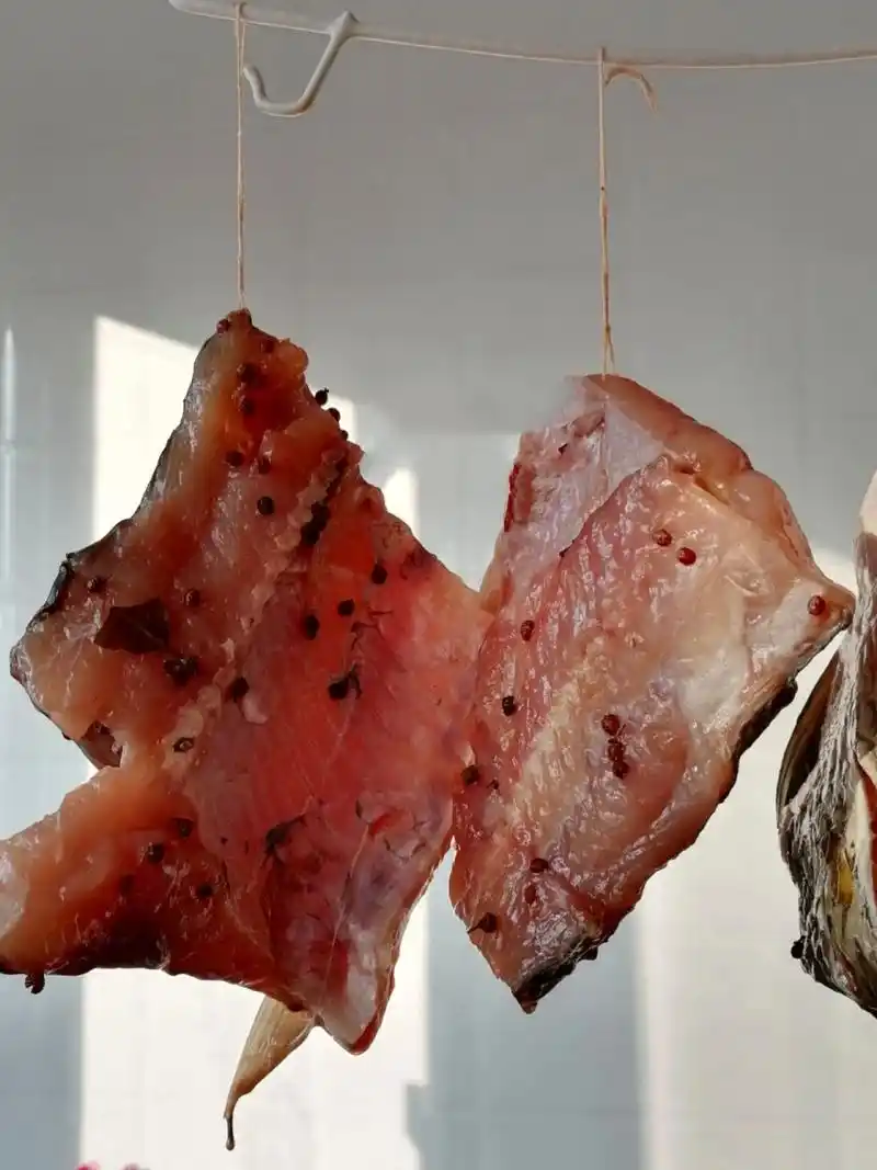 跟老妈学腌咸鱼🐠,超简单 每年冬天老妈都会腌一些咸鱼,蒸或者煮都