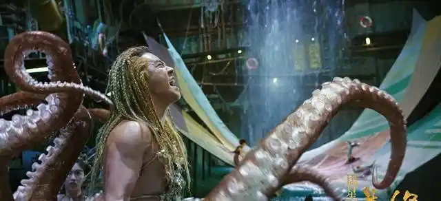 除了第一部中林允饰演的美人鱼将要换人之外,邓超,罗志祥,张雨绮等人