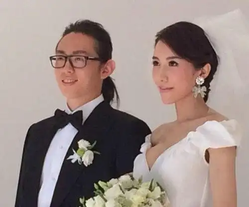 滚动新闻 编辑:安红丽 关键词:京城四少;情史;汪雨;王烁;情史;闪婚