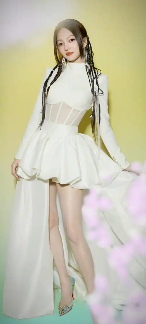 张韶涵🤍|时尚丝袜穿搭真的好美