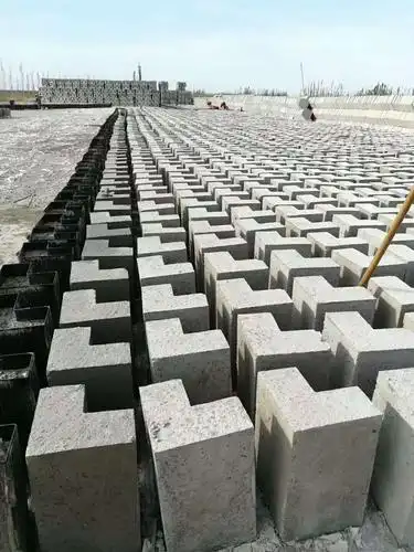 混凝土预制块是做塑料模具制品好还是钢压好?