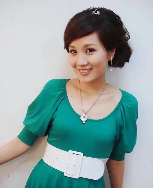 古晓,东南卫视《非常音乐》主持人.