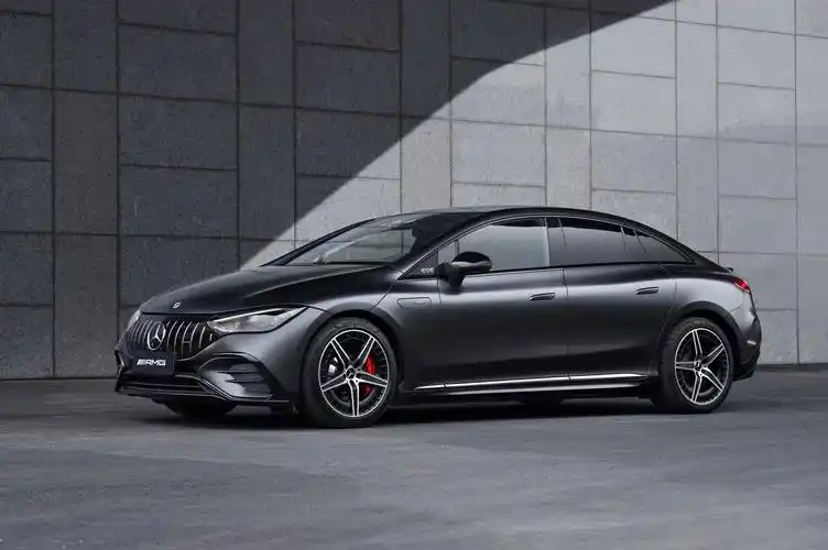 全面电动开启崭新篇章,梅赛德斯-奔驰携全品牌豪华电动阵容亮相品牌之