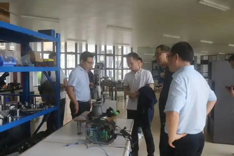 桂林电子科技大学机电工程学院到我校物理与电信工程学院交流座谈