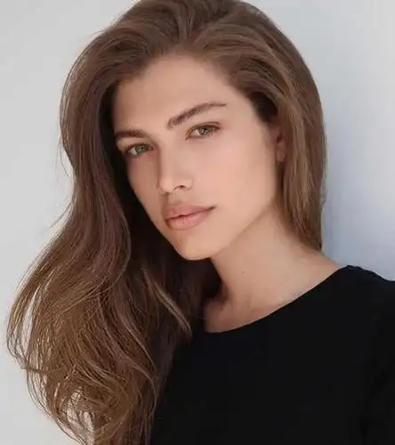 变性女模首次成知名内衣品牌代言人她说永远不要停止梦想