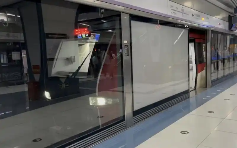 【北京地铁】最后一组红车l1 110三元桥出站