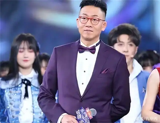 说起央视出品的《正大综艺》节目,不少人就会想到林海这个主持人.