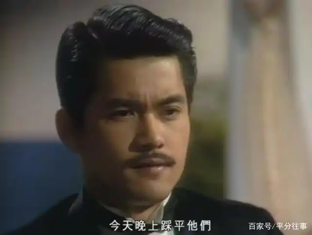 话音刚落,丁力立刻反悔说,不要通知了, 今天晚上,铲平他们.