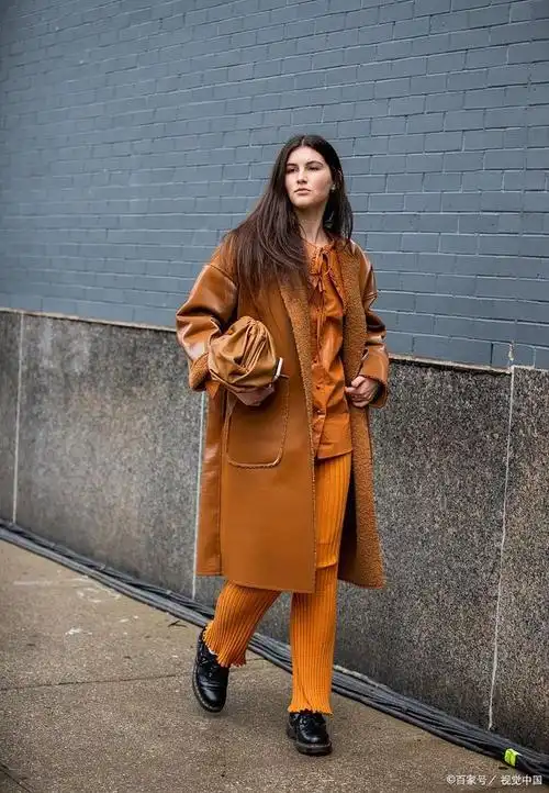 在秋冬,你穿最多颜色是什么?黑色,白色还是棕色?