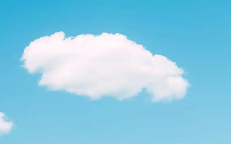 蓝天白云高清蓝色风景图片桌面壁纸