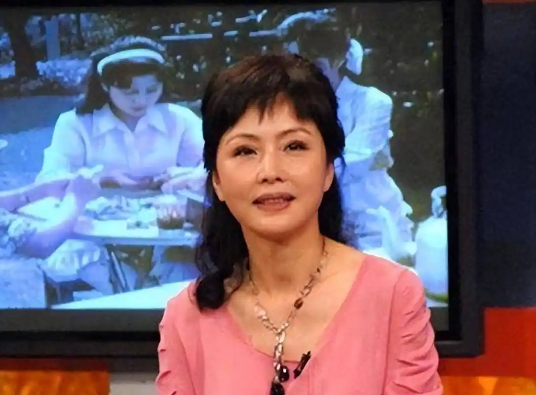 演员赵娜:一婚祝延平,二婚杜淳老爸,如今与儿子相依为命_生活_时候