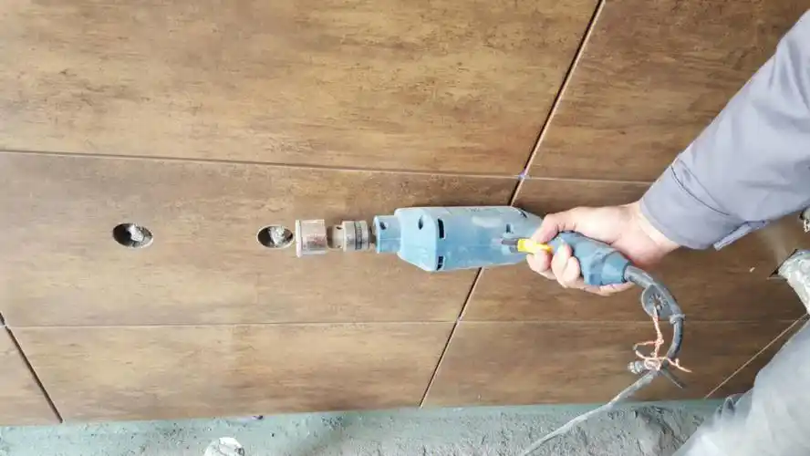 小白求助瓷砖怎么开线盒孔和打孔