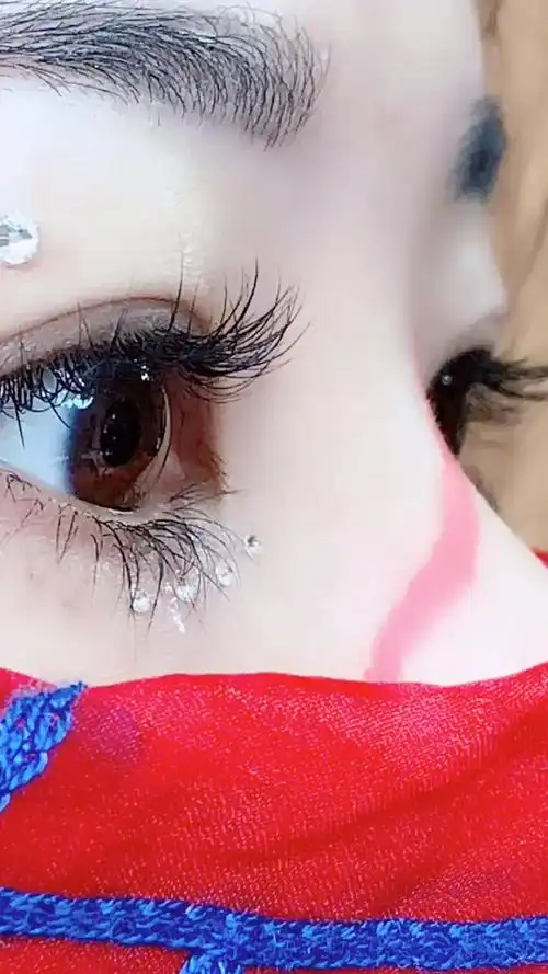 一双迷人的大眼睛