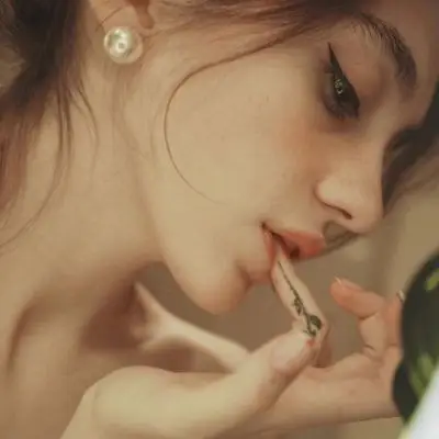 念七 欧美范精致优雅女生头像_微信头像_我要个性网