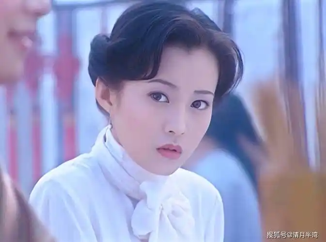 本以为关之琳的"十三姨"足够惊艳,没想到23岁郝蕾灵动更胜一筹