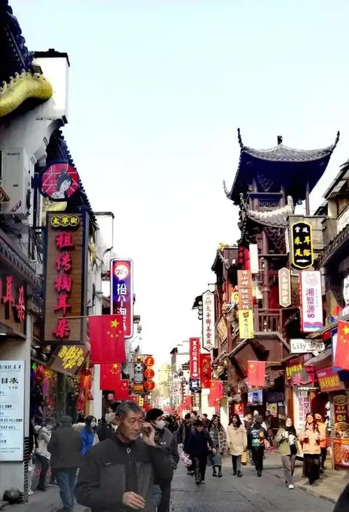 长沙市内旅游景点,长沙市内著名旅游景点(湖南长沙必玩的八大景点)