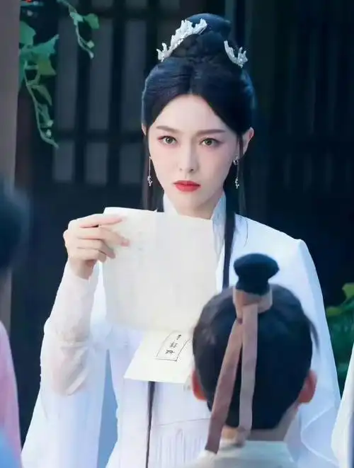 唐嫣新剧《念无双》造型惨遭吐槽,粉丝怒斥造型师陈同勋