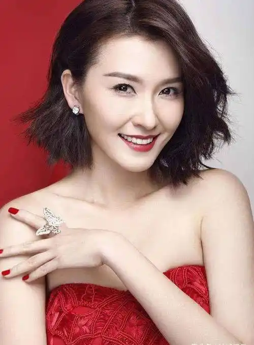 《绝代双骄》的屠娇娇, 今年42岁的她时尚犹存_徐洁儿_照片_角色