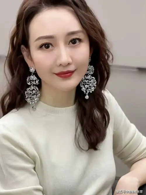 王鸥产后复工引热议,神秘产子传言仍未确定?_消息_网友_母亲