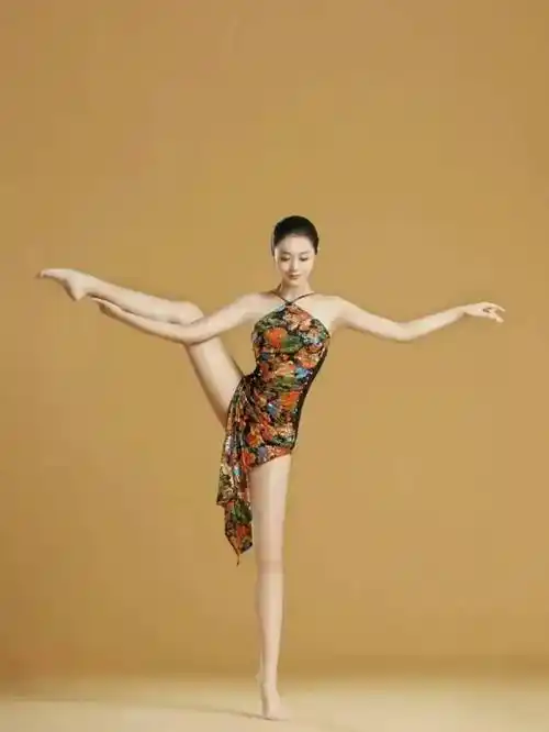 时尚女人旗袍舞蹈写真的美你能get到吗
