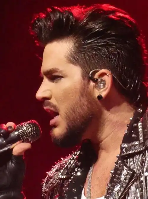 从争议到星光,"坏男孩"亚当·兰伯特的非凡进化史