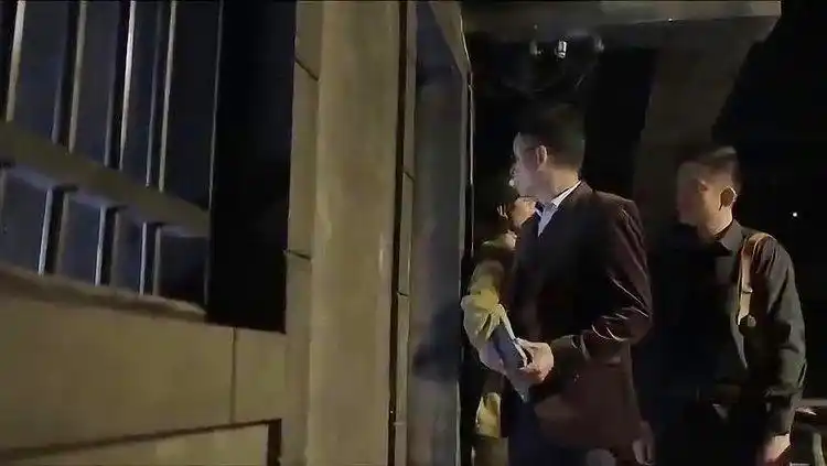 危机迷雾:恩师告诉张虎只能照顾单羽,绝对不可以欺负她