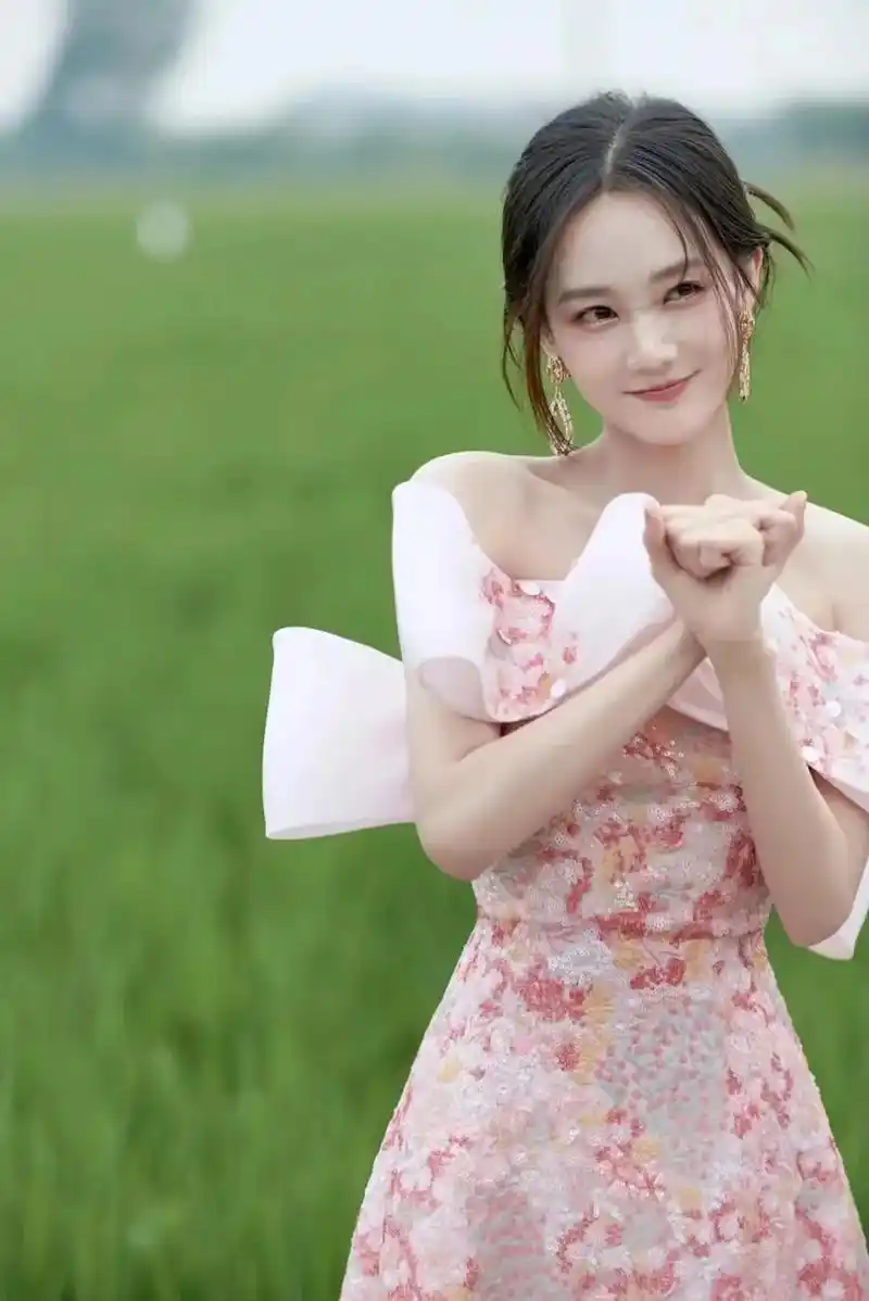 李一桐.最近热播电视剧狂飙还有人没看的么好喜欢剧中孟钰扮演 - 抖音