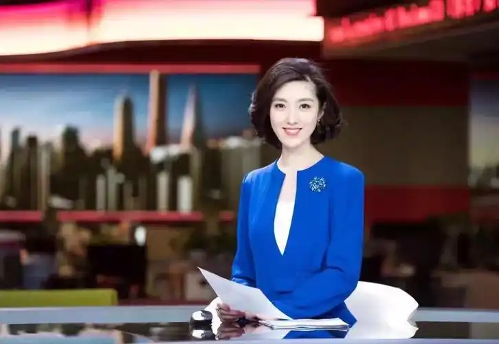 06德国世界杯美女(她是国脚杜威的前女友,何卿近照,散发着时尚的气息