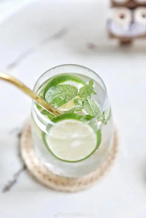 夏天必须来杯青柠汽水