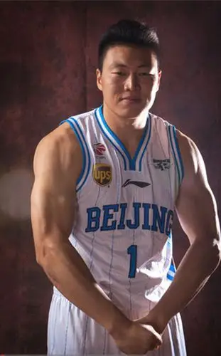 cba勒布朗!30岁李根展示恐怖肌肉,娇妻晒性感照让网友为之一震