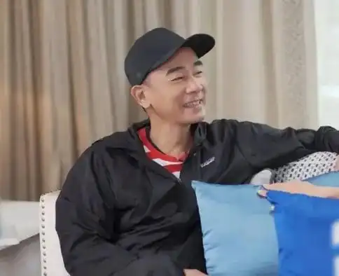 陈小春:用尽毕生找不回被3000元卖掉的亲弟弟,身价上亿又有何用