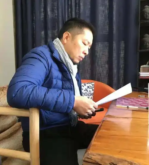 知名音乐人陈越创作央视主持人雪松主唱张越主演让我们为社区英雄唱一