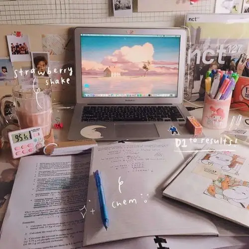 书桌唯美少女心朋友圈背景图如果有这样的书桌我大概会爱上学习吧67