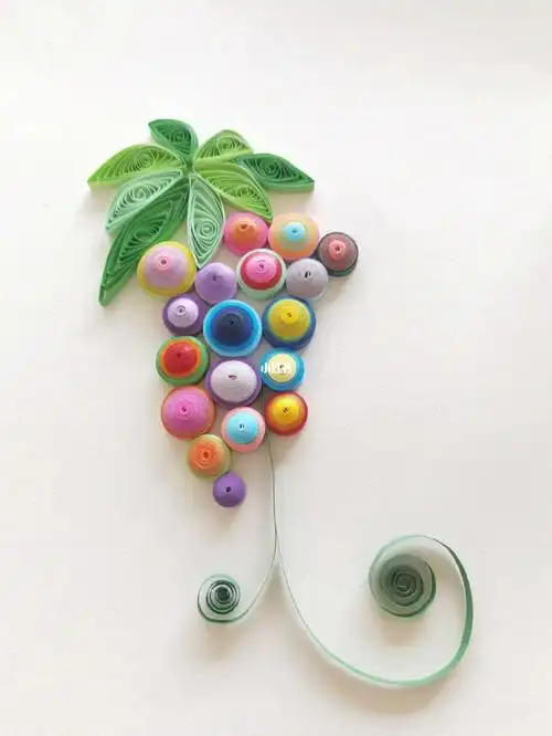 学前教育作品衍纸彩色葡萄