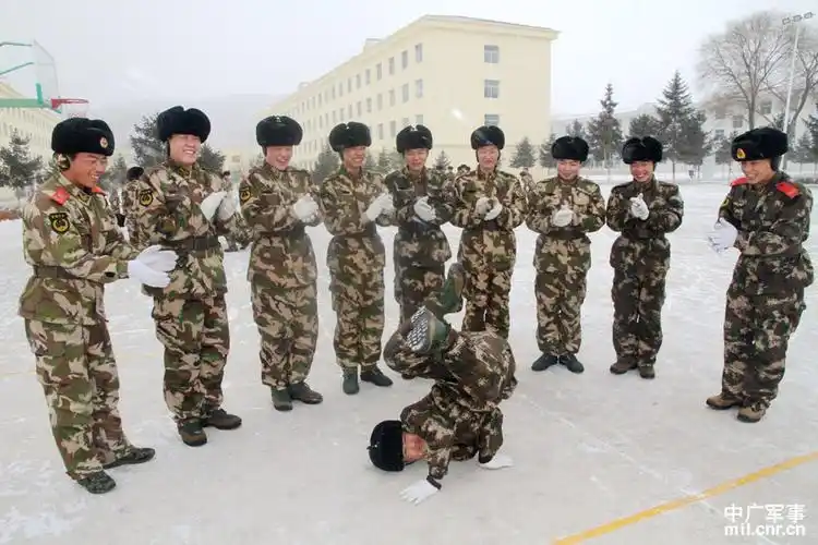 武警8672部队:快乐新训有招法