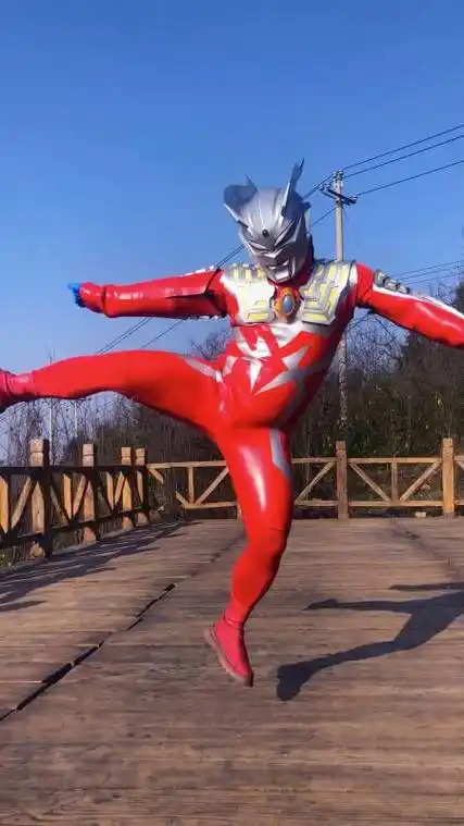 赛罗哥哥的雇佣者飞踢好厉害-度小视