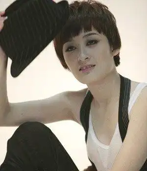 曾轶可下台 包小柏:高晓松你养她喂她吃饭?