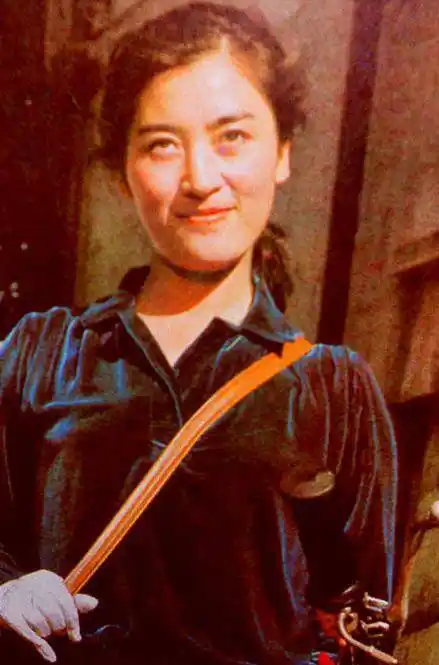 电影故事:张玉红-那颗曾经亮丽的新星_陈蓉_部落_侵略军