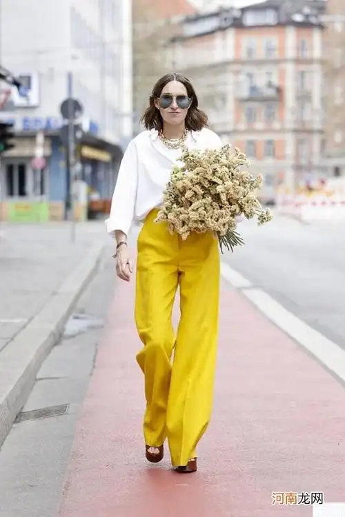 橙色衣服穿搭技巧 女生橙色服装搭配什么颜色好看