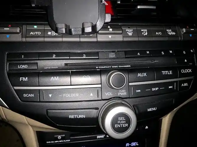 请问各位 雅阁八代2.