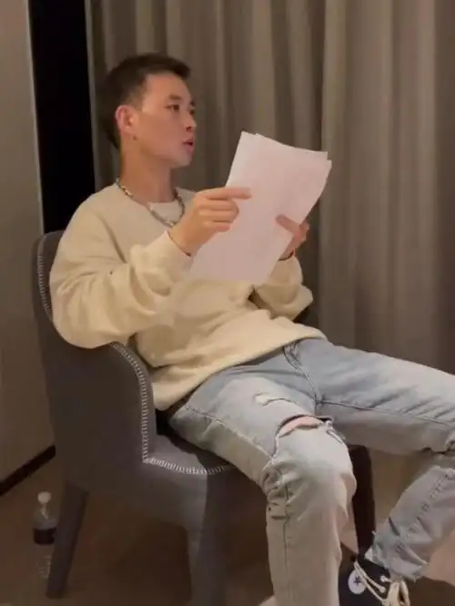 张科峰询问项思醒,是不是她的父母逼迫她这样做的