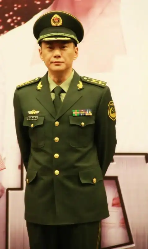 王斑17岁出道38岁娶昔日央视一姐如今活成人生赢家