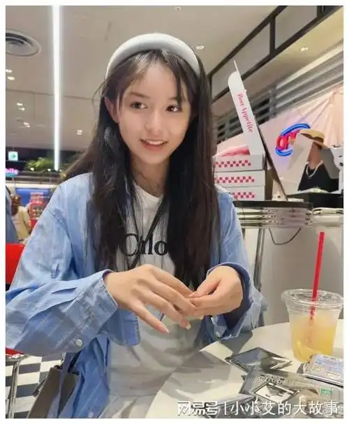 刘楚恬:2岁出道年入百万,因太好看被禁止整容,如今长成啥样了