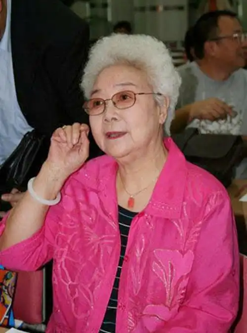 祝92岁老艺术家田华生日快乐!《白毛女》让她成名,一生钟情电影