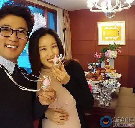 安在旭为孕妻办产前派对为胎儿取名一次